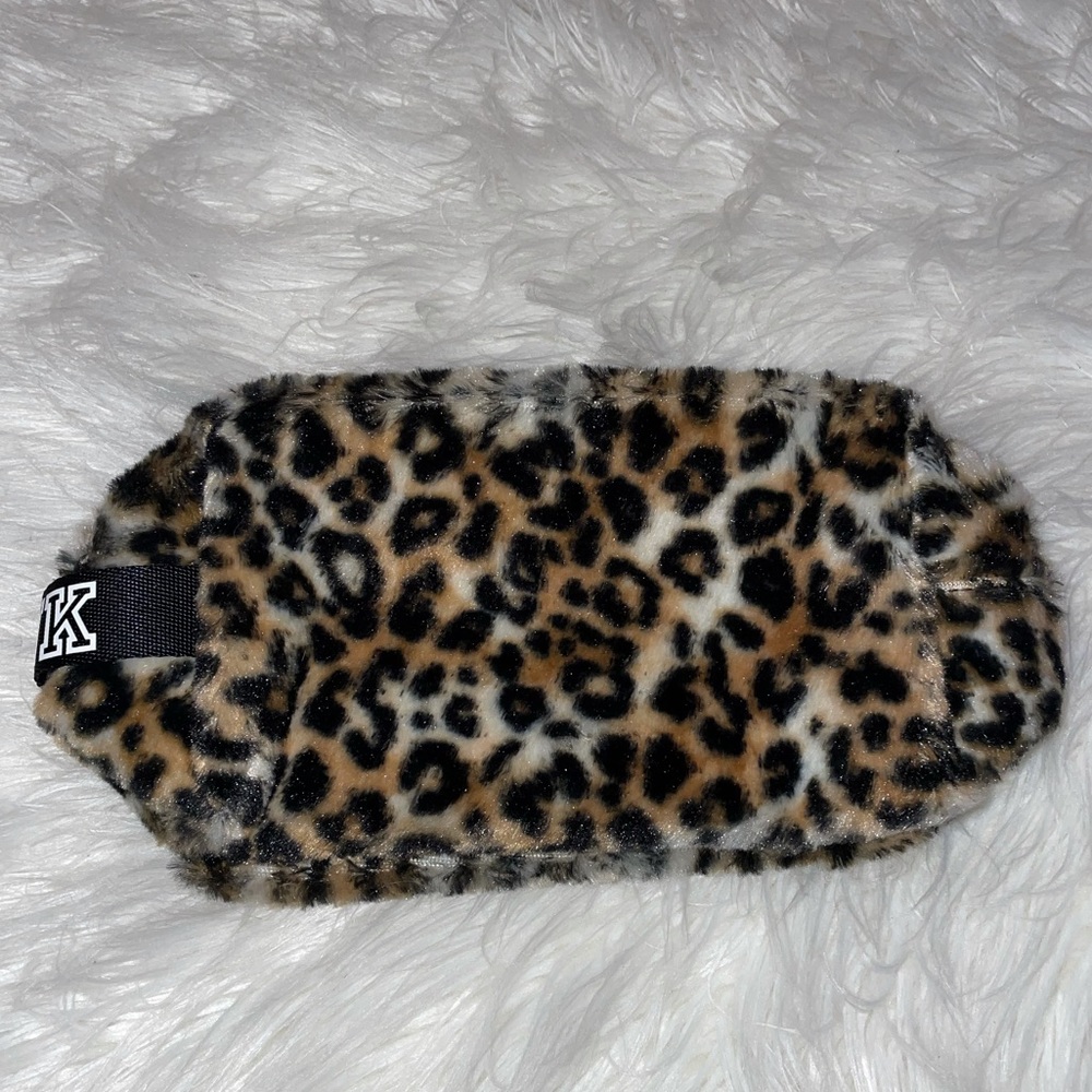 NWT Victoria’s Secret PINK fuzzy leopard cosmetic case.